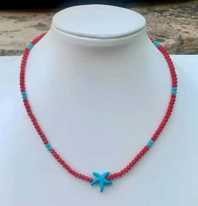 Collar de corall amb estrella de mar — Turquesa feta a mà, Mana Dragonfly