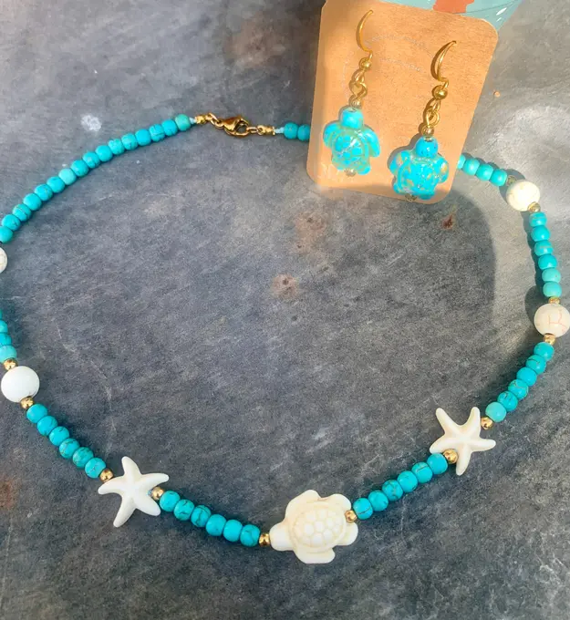 Collar turquesa amb petxines i estrelles — Turquesa feta a mà, Mana Dragonfly
