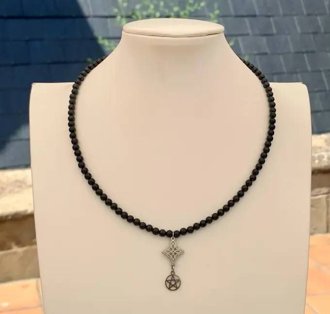 Collar de turmalina amb Nus de Bruixa i Tetragràmaton — Amulets feta a mà, Mana Dragonfly