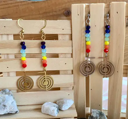 Arracades llargues 7 xacres amb Cho Ku Rei — Chakras & Reiki feta a mà, Mana Dragonfly
