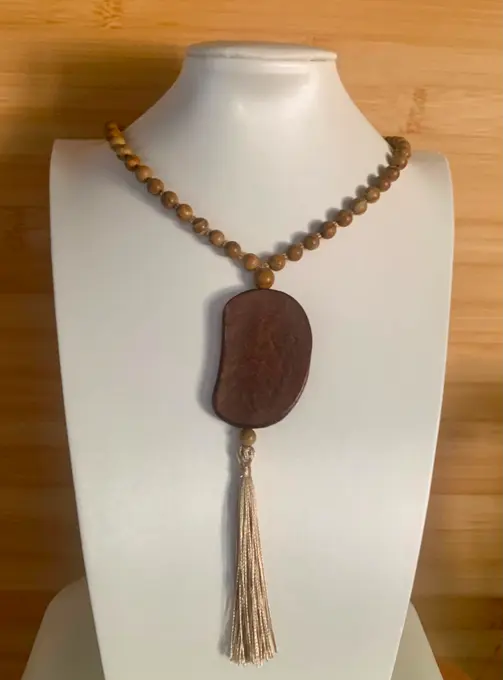 Collar llarg de jaspi amb borla — Boho feta a mà, Mana Dragonfly