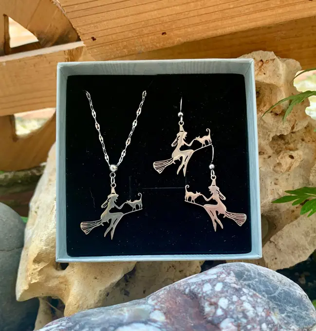Conjunt bruixa i gat: collar i arracades — Gats feta a mà, Mana Dragonfly