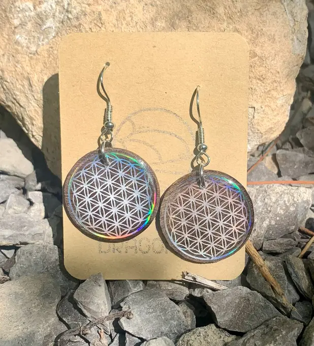 Pendientes Flor de la Vida holográficos — Geometría Sagrada hecha a mano, Mana Dragonfly
