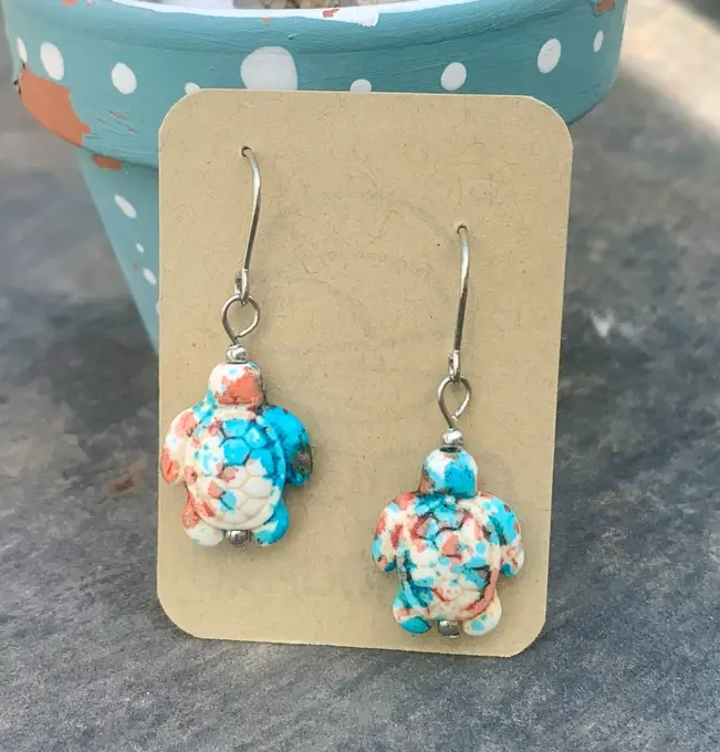 Pendientes tortuga millefiori — Turquesa hecha a mano, Mana Dragonfly