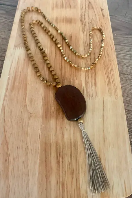 Collar largo de jaspe con borla — Boho hecha a mano, Mana Dragonfly